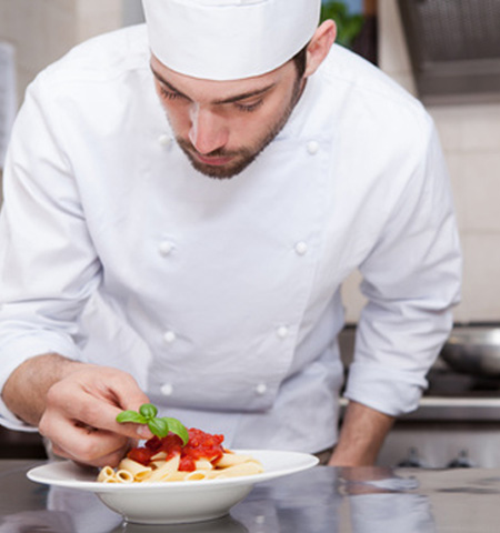 <strong>Fresh pasta shop:<br>
100% from farm to table</strong>